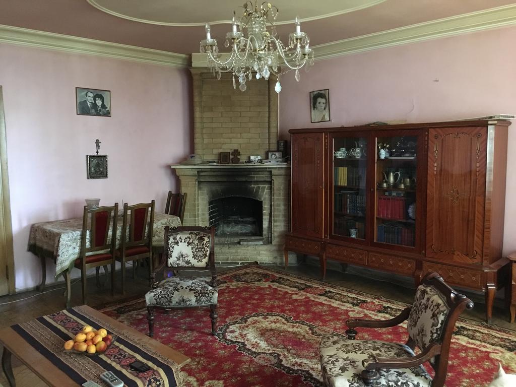 יירבאן Aram Guest House מראה חיצוני תמונה